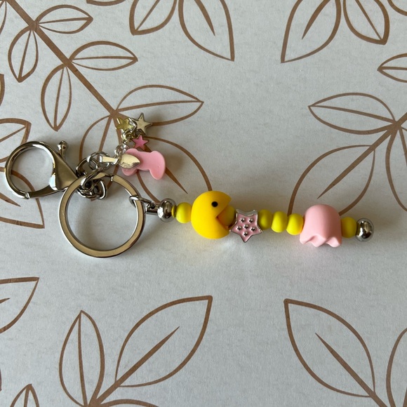 Pacman Keychain with Pink Ghost and Yellow Charm - Pac Man Nostalgic - Picture 5 of 8